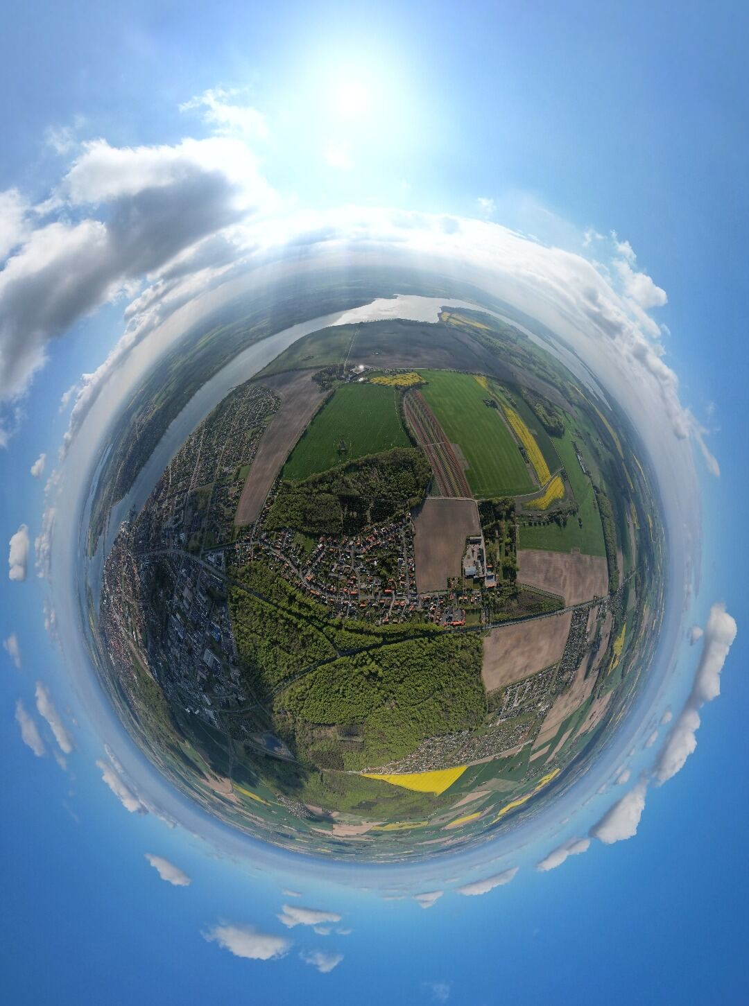 By og marker formet som en Tiny Planet